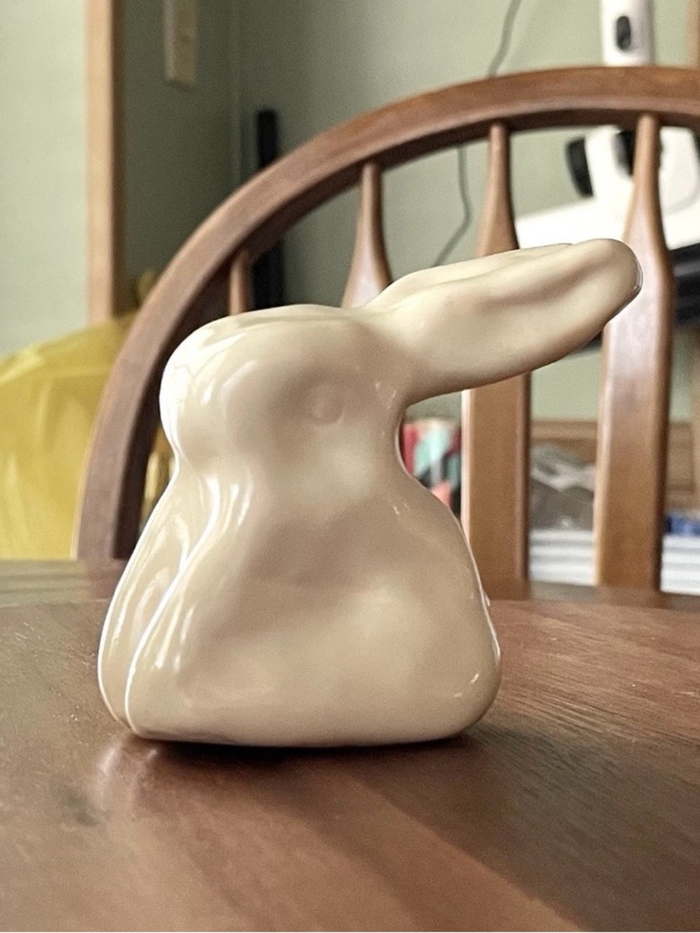 **VINTAGE** Unbranded Ceramic Easter Bunny Figurine- 3” x 3.5” x 1” -Ivory Color